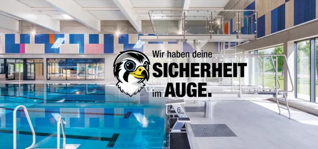 Hallenbad mit Logo der digitalen Beckenaufsicht "Wir haben deine Sicherheit im Auge"